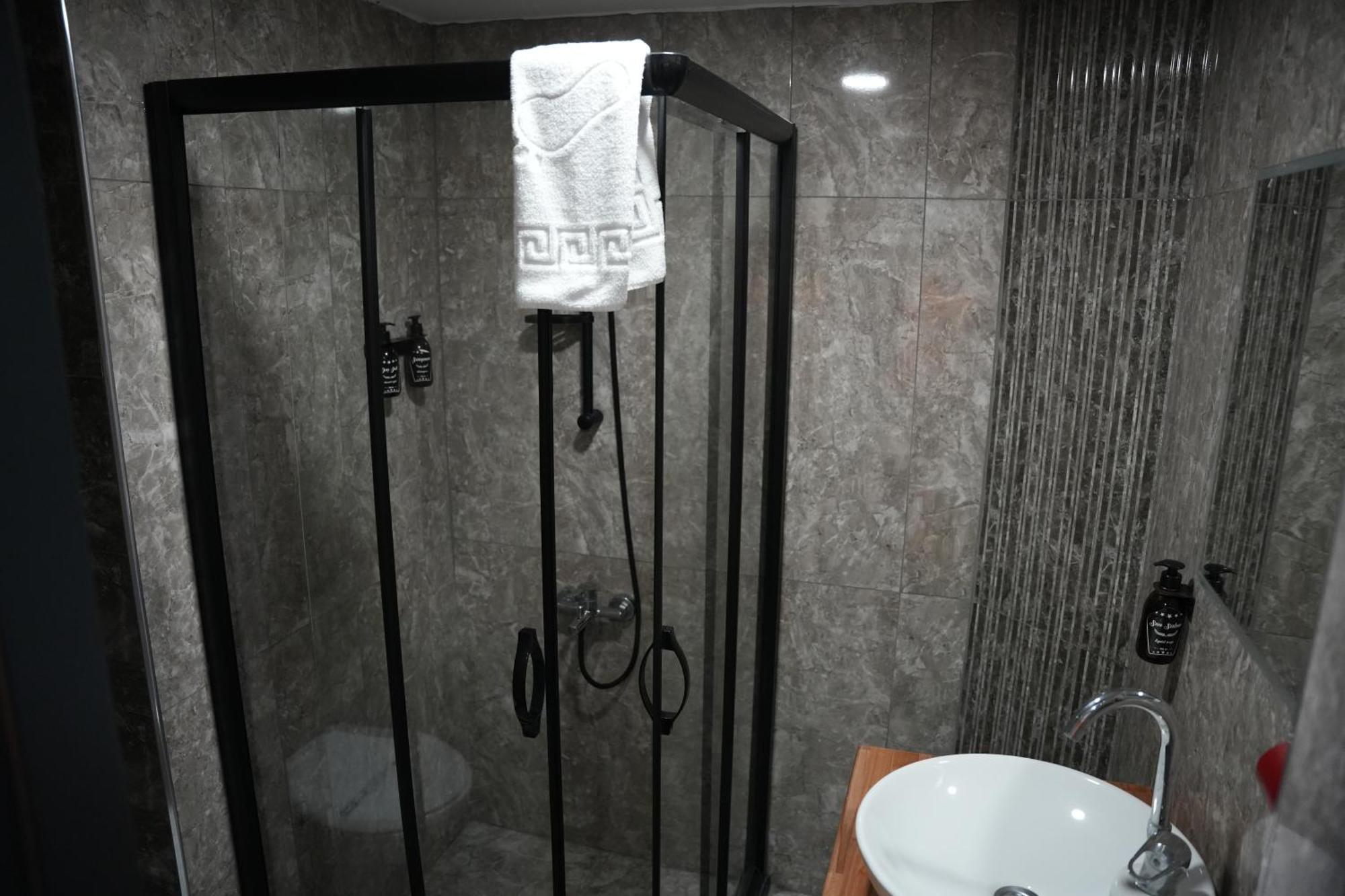 Eniza Hotel Мерсін Екстер'єр фото